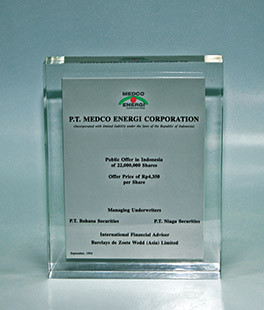 1994&br;Menjadi Perseroan